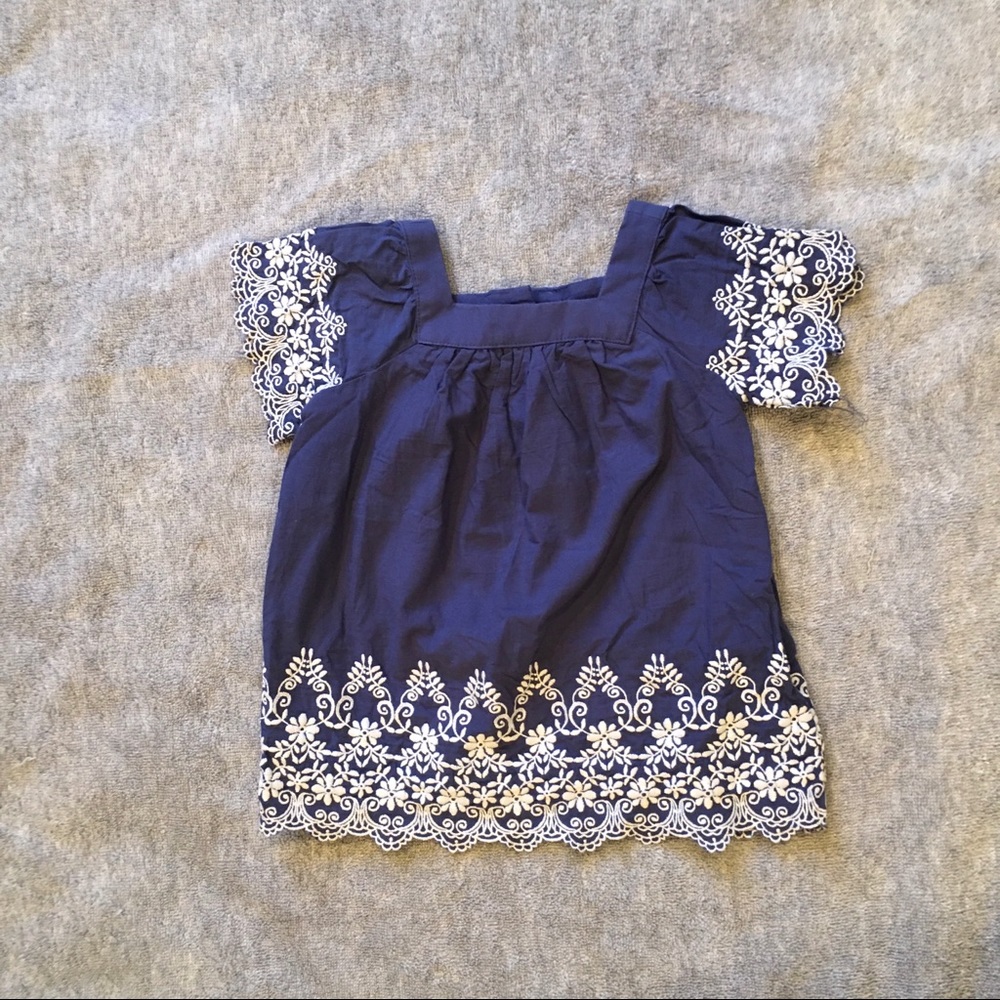 Barely worn shirt Size: 6 mos